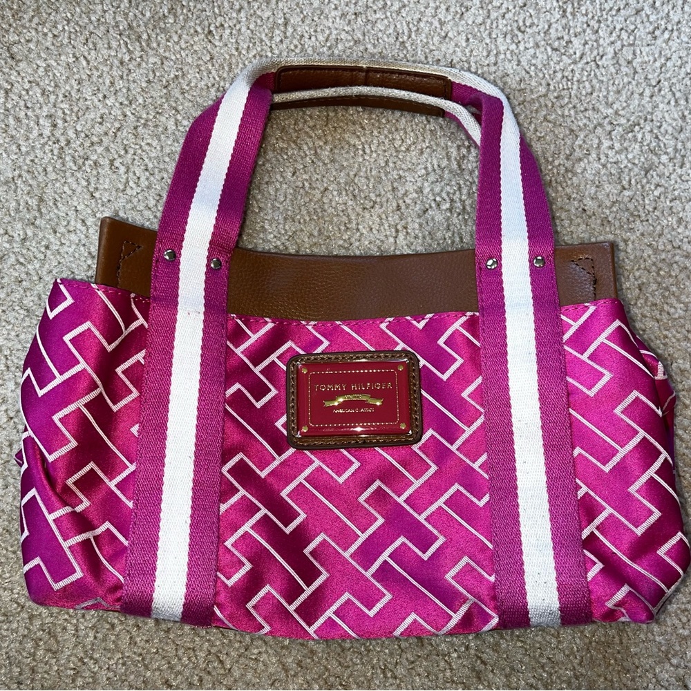 Beautiful Tommy Hilfiger Purse